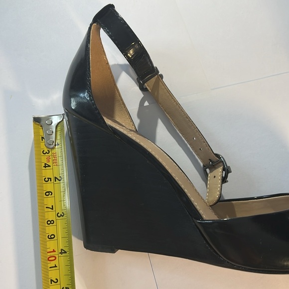 Tory Burch Thames Wedge Patent Leather Black Ankle Strap Closed Toe Heel 8.5 - Picture 9 of 9